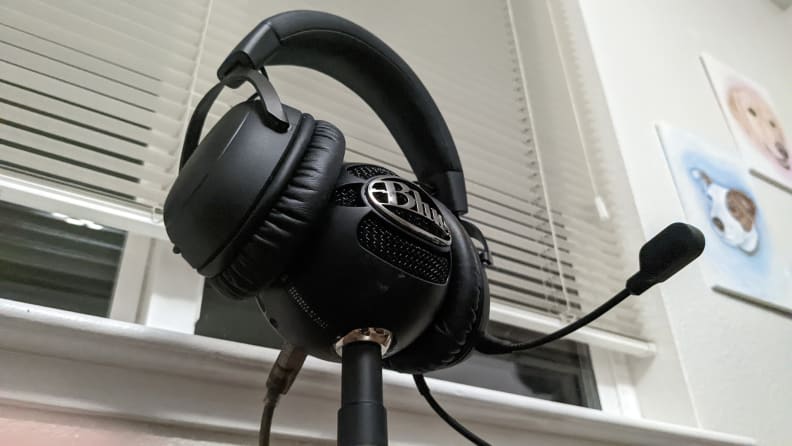 The HyperX Cloud III attached to a microphone.