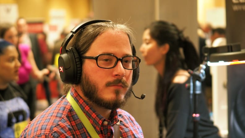 The HyperX Cloud Flights take our favorite gaming headphones and make them wireless—sometime's it's that easy.