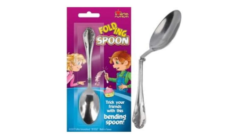 A bending prank spoon