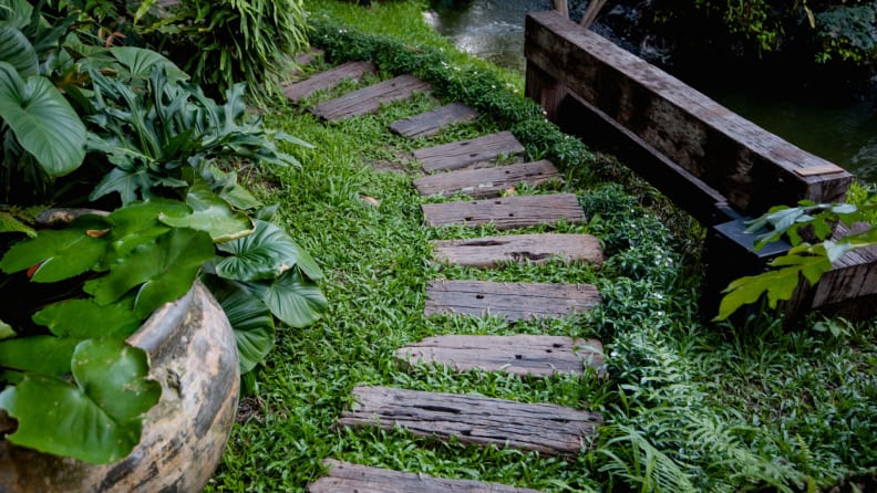 pallet garden path