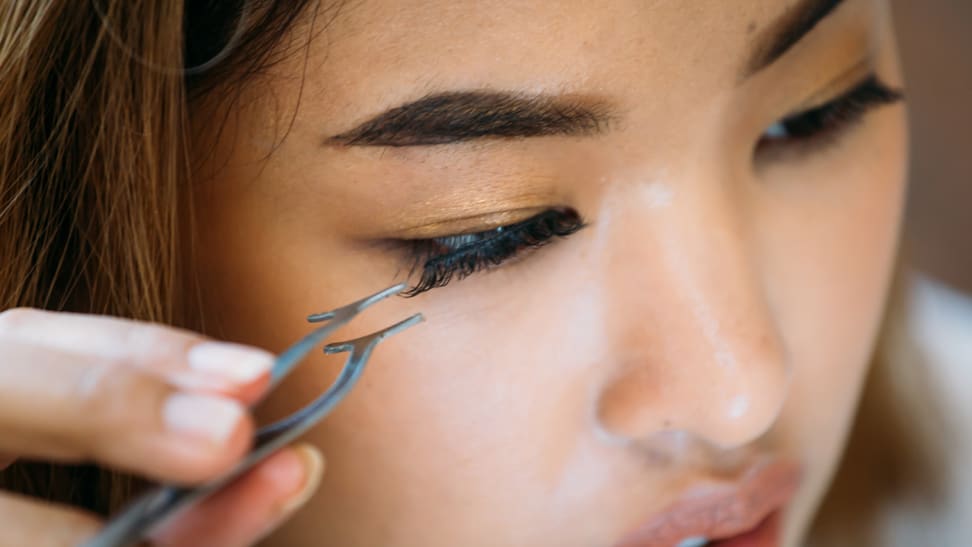 Your ultimate guide to choosing and applying fake eyelashes