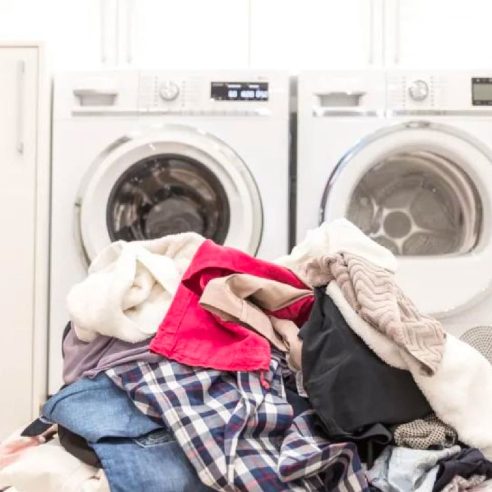4 Easy Ways to Deodorize Laundry