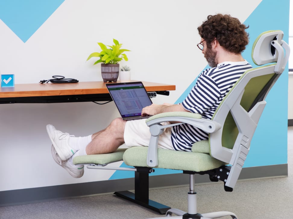 Ergonomic Features That Make Sleeping in an Office Chair Pos