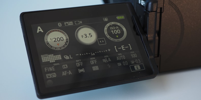 Nikon D5600 Variangle touchscreen