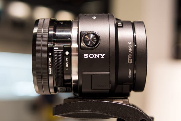 カメラ デジタルカメラ Sony Alpha ILCE-QX1 First Impressions Review - Reviewed