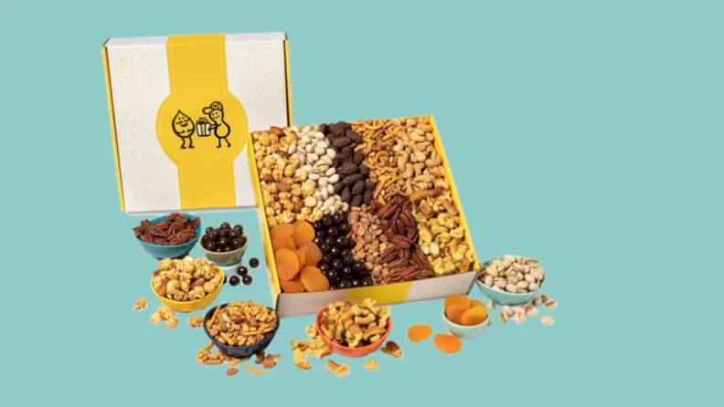 Best gifts for dads: Nuts.com Gift Box