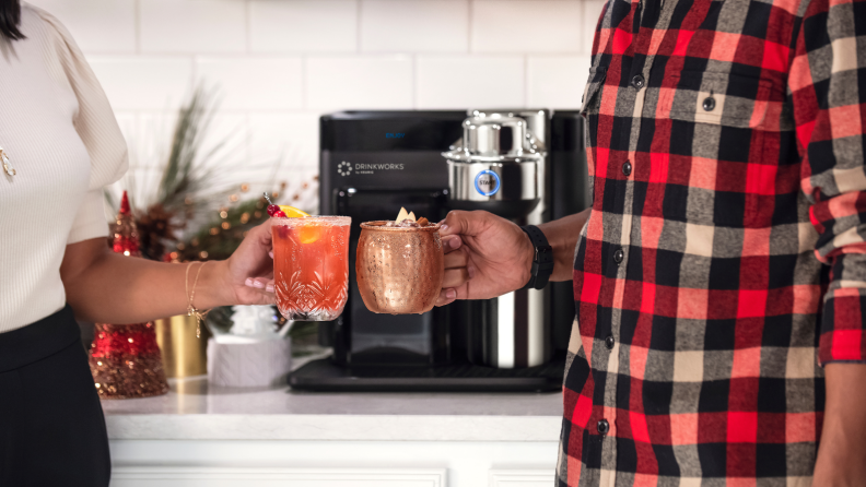 You no longer need to carefully measure ingredients to mix a perfect cocktail with this machine.