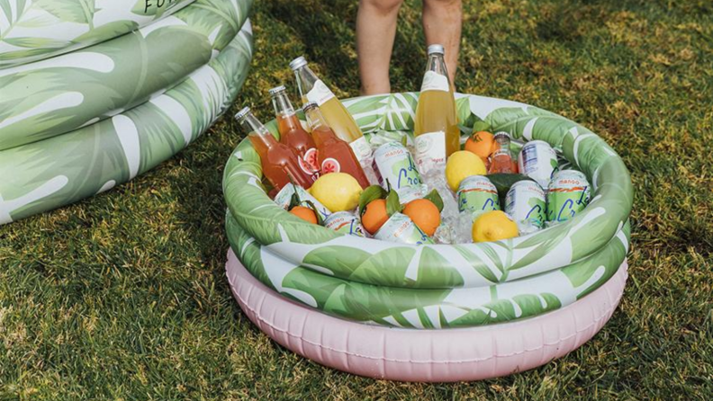 A small pool filled with drinks