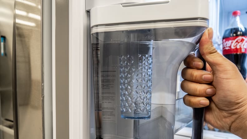 Automatically fill your water pitcher in your Samsung fridge