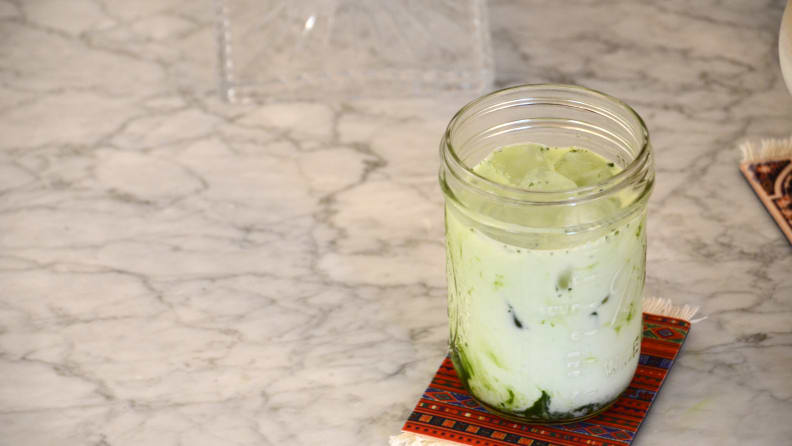 You can make dalgona with matcha powder.