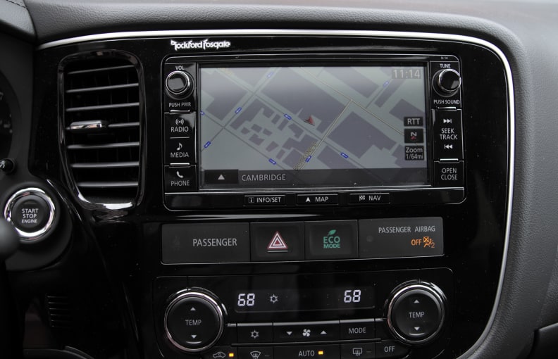 2016 Mitsubishi Outlander navigation screen on