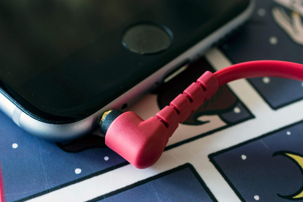 SONY-MDR-V55-REVIEW-DESIGN-PLUG.jpg