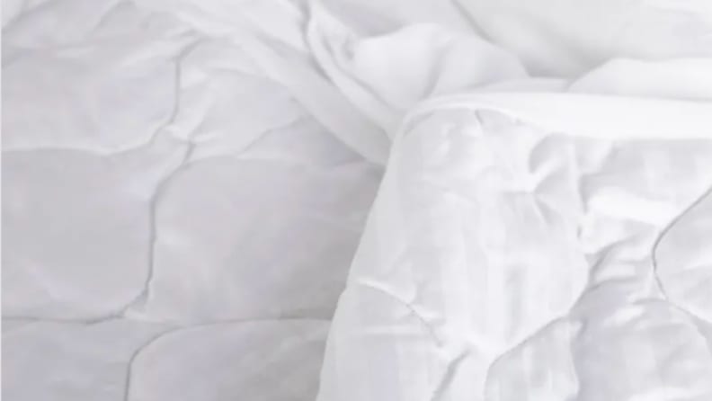 the white nectar mattress protector