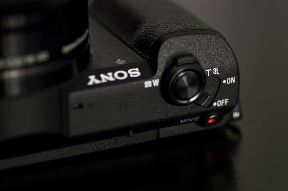 Sony-a5100-review-design-power.jpg