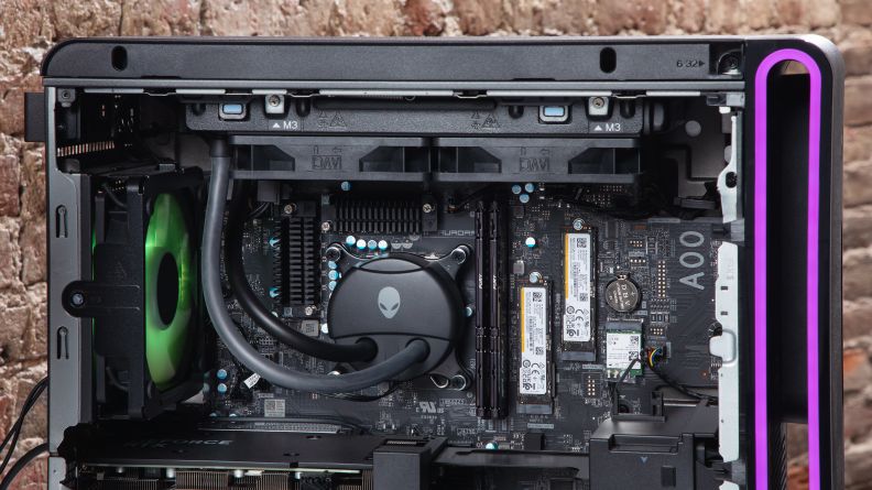 Internal view of Alienware Aurora R16