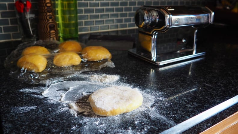 how to use a pasta maker