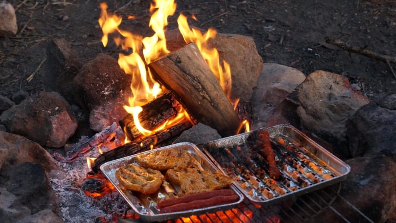 Parrilla para cocinar carnes y verduras.