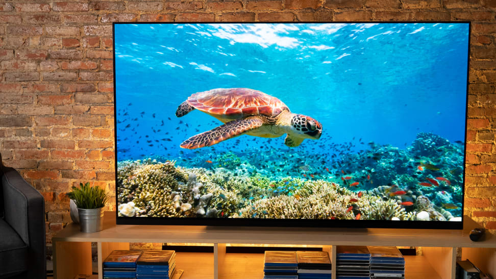 LG E9 with HDR Dolby Vision Content 2