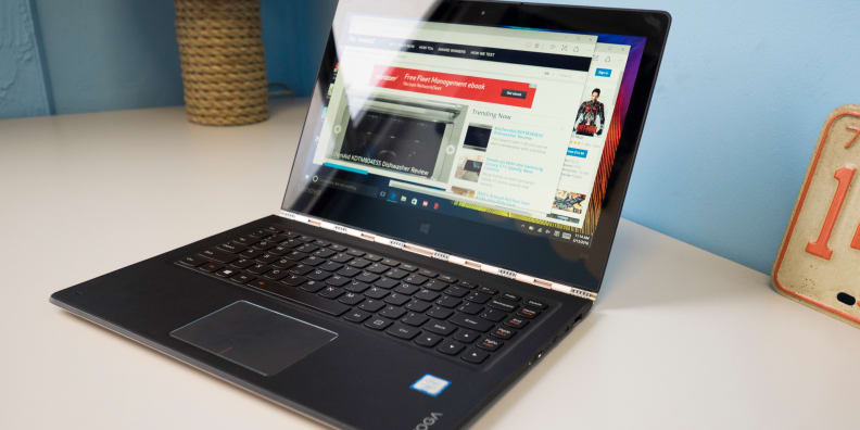 Lenovo Yoga 900 On A Desk