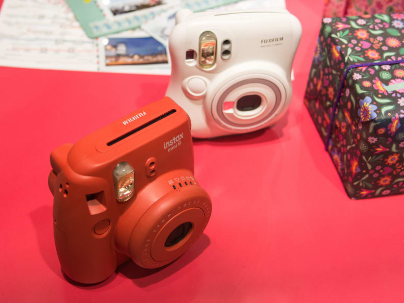 Instax Mini 8 (Raspberry) – Top