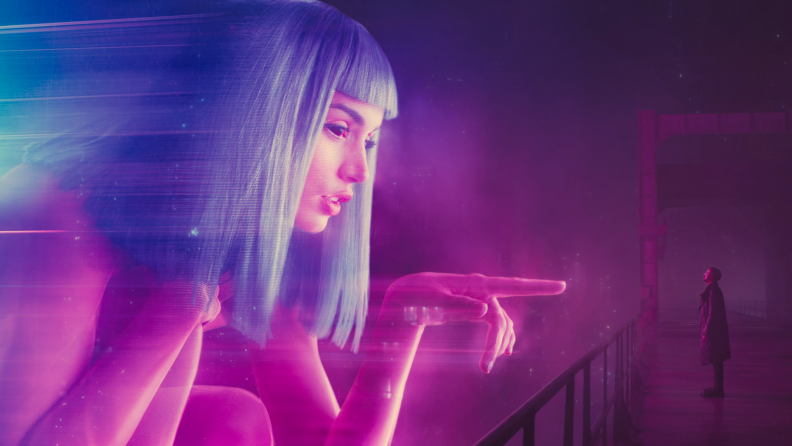 在《银翼杀手2049》中，由安娜·德·阿马斯(Ana de Armas)饰演的全息广告远超瑞恩·高斯林(Ryan Gosling)。