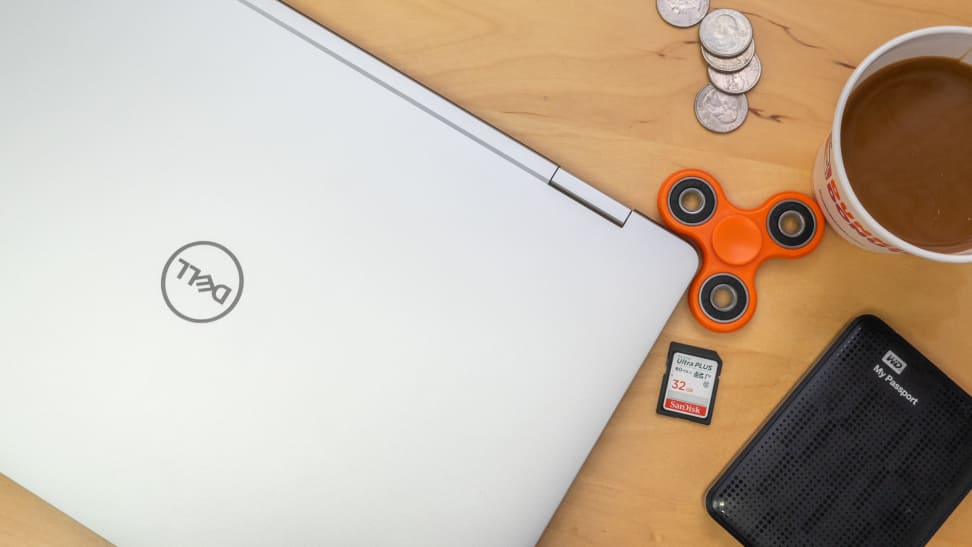Product Image - Dell XPS 15 9575 2-in-1 (i7-8705G, 512GB SSD, 16GB)
