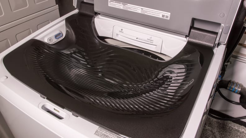 Whirlpool WTW7500GC top-loading washer.
