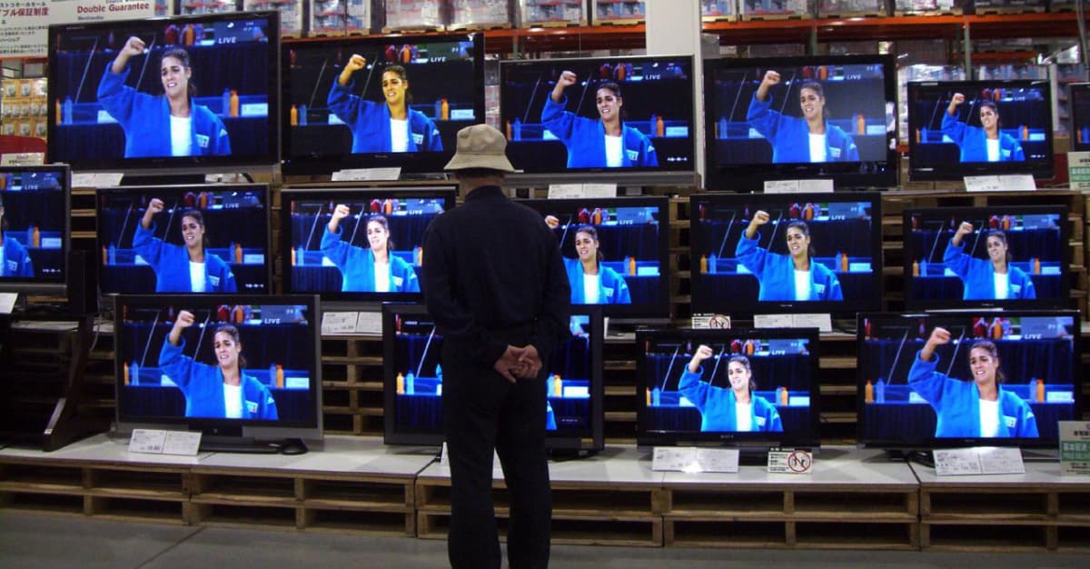 Ask an Expert The Smart Way to Buy a New TV Reviewed