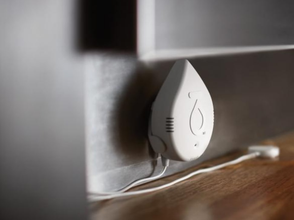 Smart water leak detector protecting an apartment from plumbing leaks
