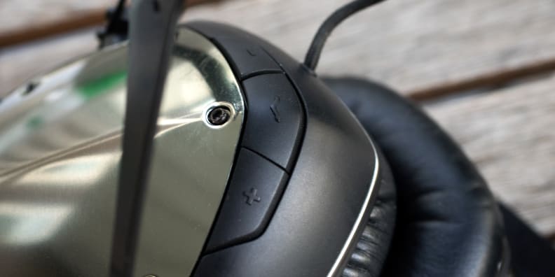 V-Moda Crossfade Wireless Playback Controls