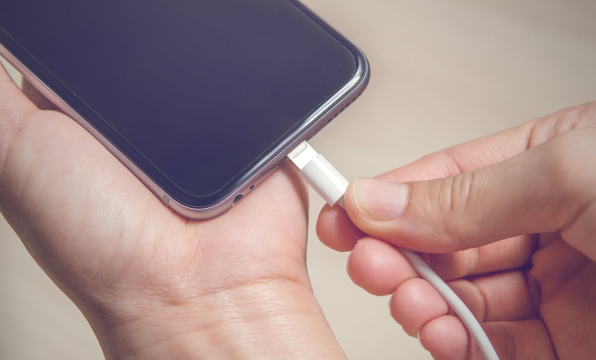 The right (and wrong) way to charge your smartphone Reviewed