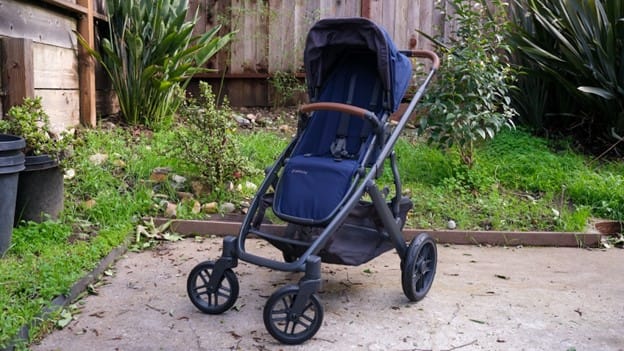 The Uppababy Vista V2 stroller outside.