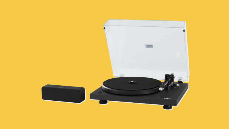 Product image of a Crosley C6 record player