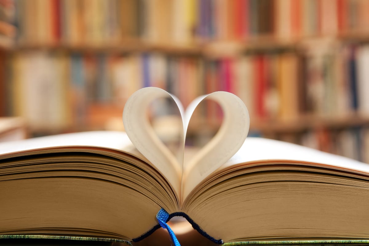 11 Thoughtful Gifts For Book Lovers Reviewed