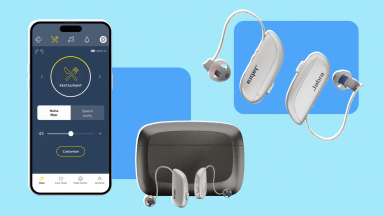 A collage on a blue background that shows the Jabra Enhance app, Jabra Enhance 500 hearing aid case, and Jabra Enhance 500 hearing aids