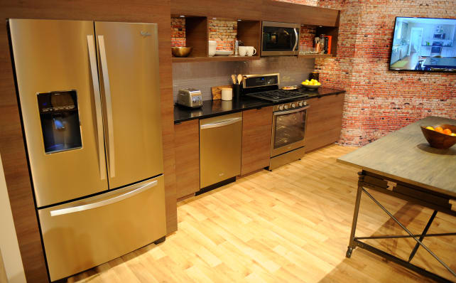 Whirlpool Sunset Bronze Suite