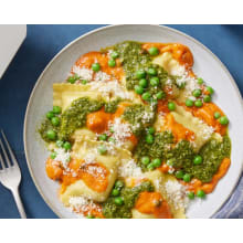 Product image of Four-cheese ravioli with red pepper rosa