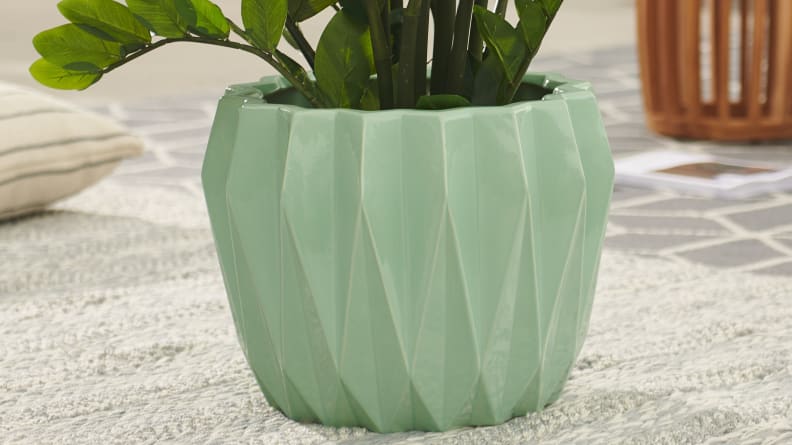 How fun is this modern planter?