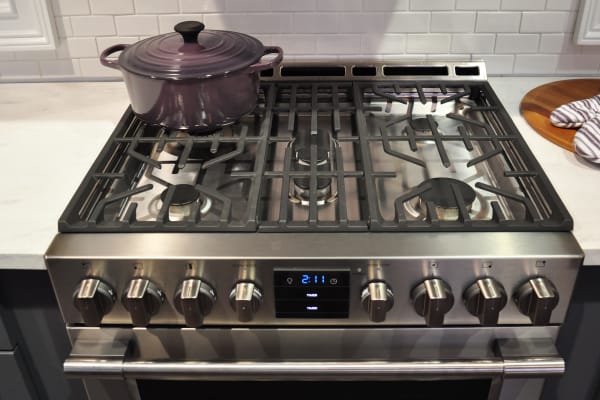 The Professional rangetop includes heavy-duty grates above its gas burners.
