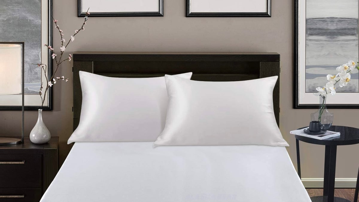 WHY YOU NEED A MULBERRY SILK PILLOWCASE – Tafts