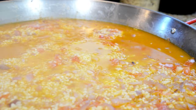 Paella recipe - add rice