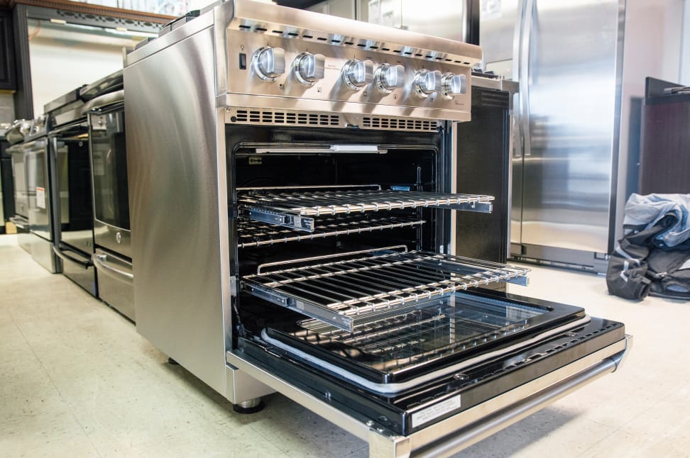 Viking VDSC5304BSS oven with racks