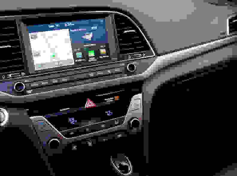 2017 Hyundai Elantra Dash