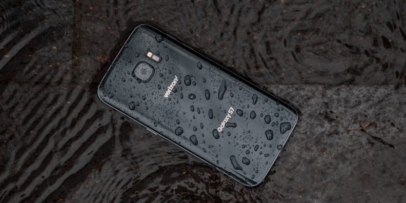 Samsung Galaxy S7 submerged