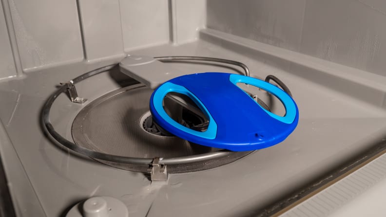 This Frigidaire dishwasher's OrbitClean only half delivered on promises of blasting stains off plates.