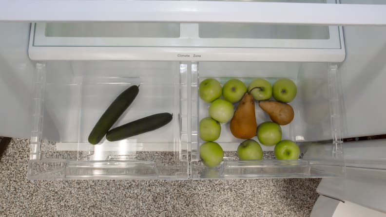 Refrigerator crispers