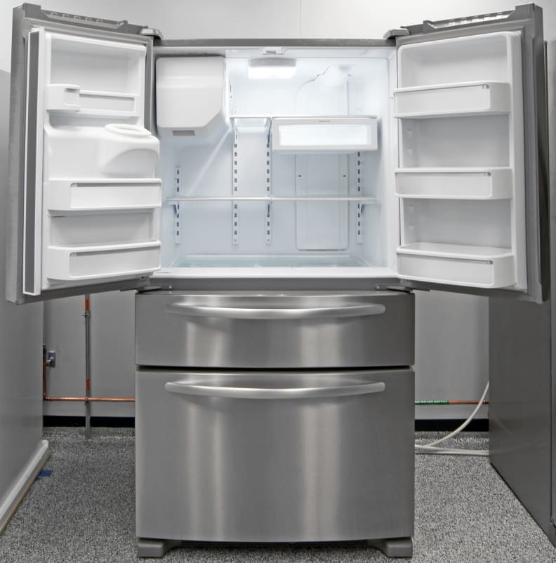 Lots of flexible storage make the sizable KitchenAid KFXS25RYMS a fit for large families.