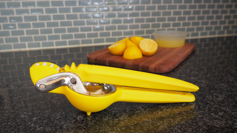 The best Citrus Juicer is Chef'n Freshforce Citrus Juicer