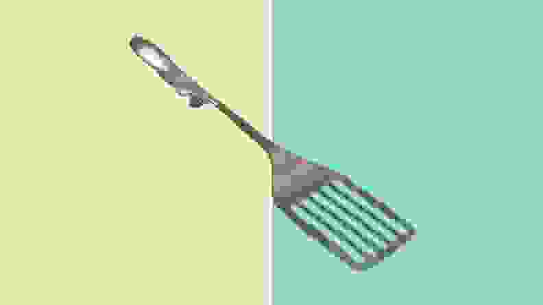 The EZ Flip spatula in front of a background.