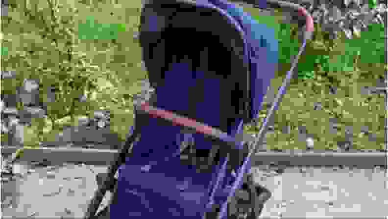 An up close view of the Uppababy Vista V2 stroller.